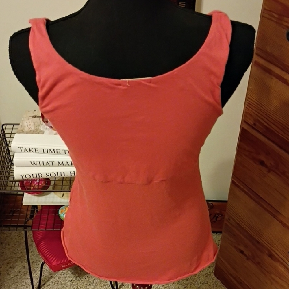 OGLE Women's Coral Tank Top Flowy And Light. Super Cute Like New. - Picture 4 of 6